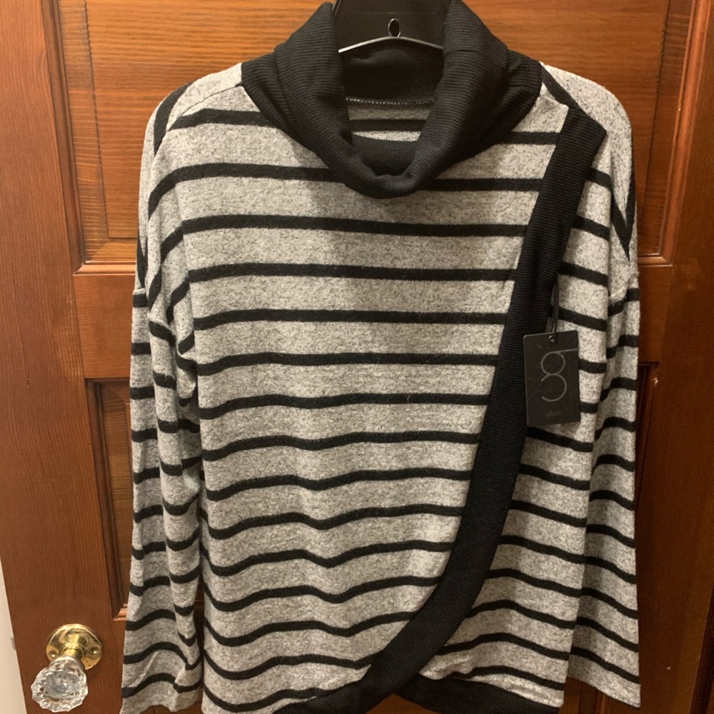 Cozy Fleece Convertible Crossover T-Neck